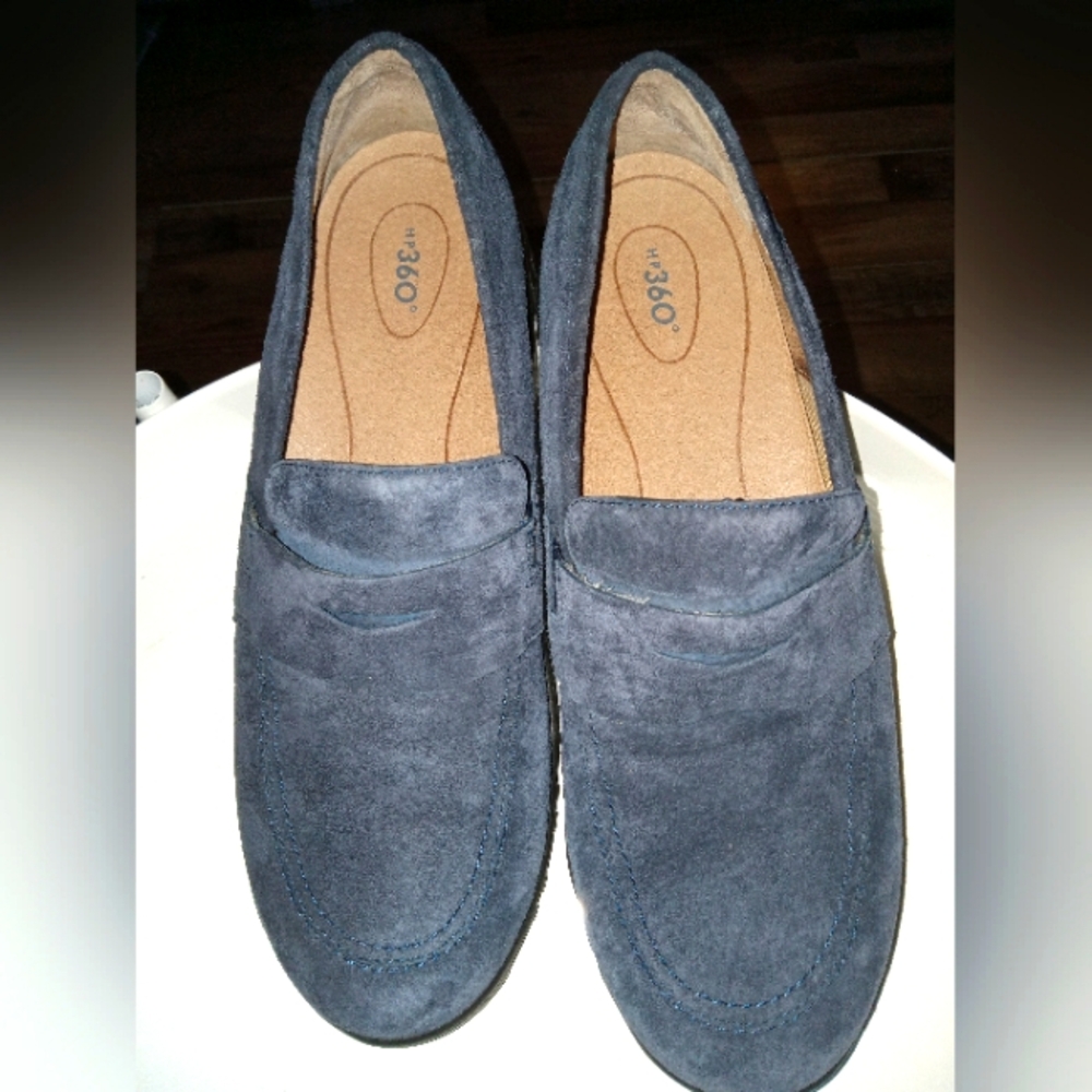 Hushpuppies 360° Navy Blue Suede Slip-on Loafers Women's Size 9.5.   FF227